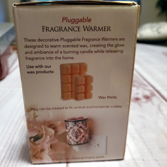 Plug in Black Scroll Candle Fragrance Warmer - Picture 6 of 6